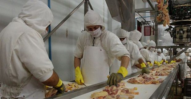 Chubut proyecta producir la indumentaria de los trabajadores alimenticios