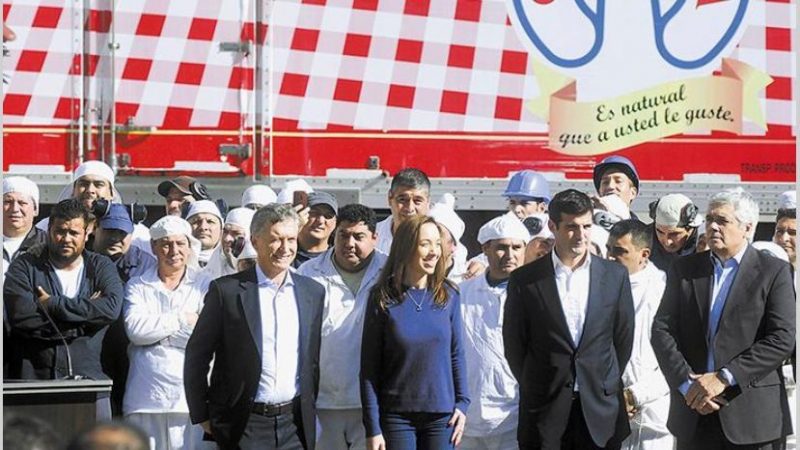 Macri le agradeció a Granja Tres Arroyos la compra de Cresta Roja