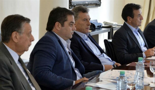 El Gobierno intima a sindicatos a que se regularicen