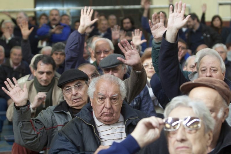 Encuesta: Casi 70% de rechazo a la reforma previsional