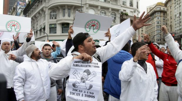 Tras reunirse con Moroni, los trabajadores de Cresta Roja criticaron a Macri