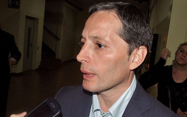 Gray contra Macri por los despidos en Cresta Roja