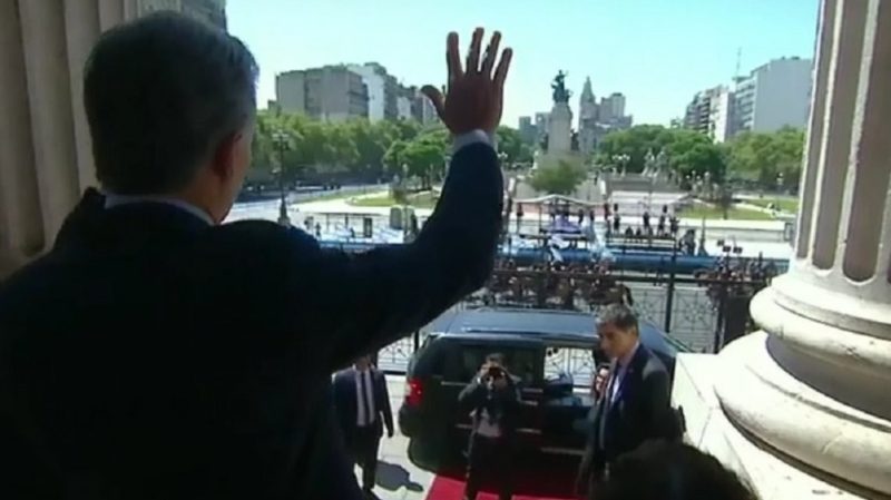 ¿Gobernar de espaldas?