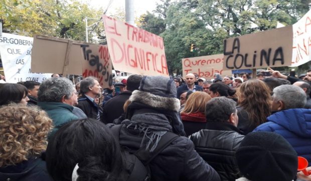 Despedidos de Alco y La Colina reclamaron por empleo a Cornejo