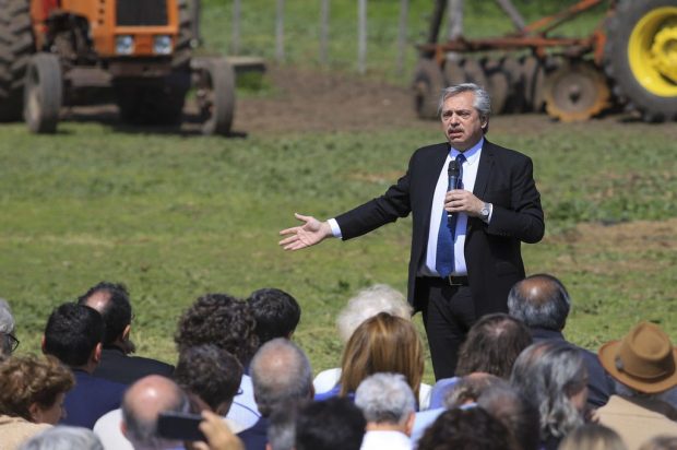 Hambre Cero: Alberto Fernández gestiona que las alimenticias donen 1% de la producción