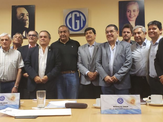 La CGT recibió a las PyMEs para discutir recomposición salarial