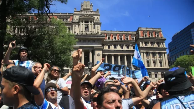 DNU: La Justicia resolvió a favor de la CGT y anuló la reforma laboral