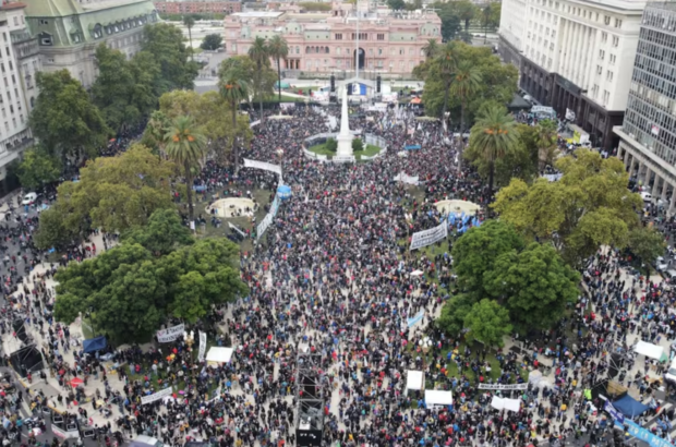 Alimentación marcha a 50 años de la última Dictadura Cívico Militar