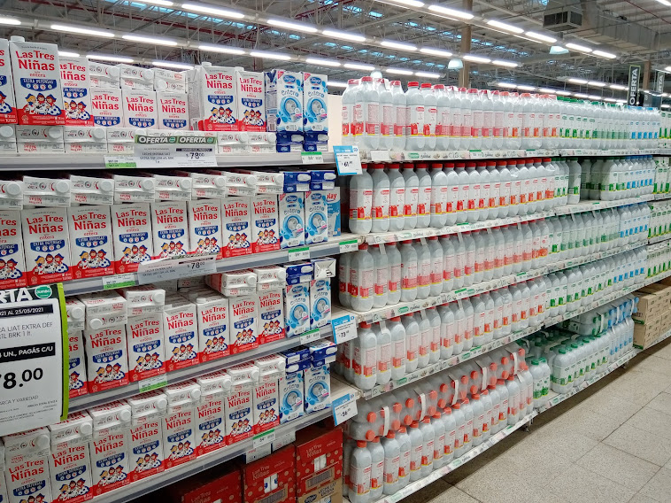 El precio de la leche al productor aumentó menos que el valor de salida de fábrica y que el afrontado por los consumidores.
